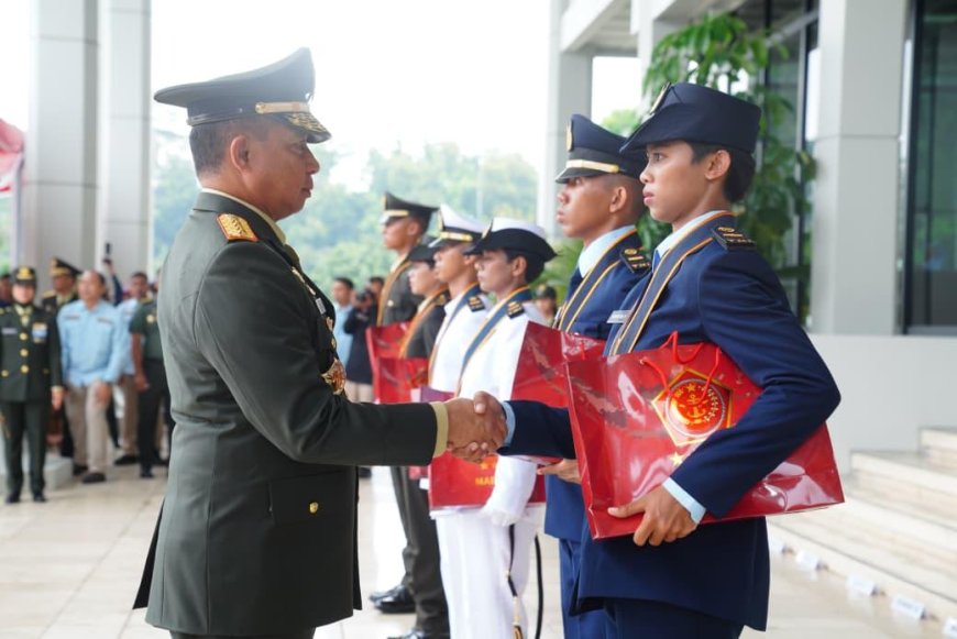 Dankodiklatad Hadiri Praspa Dikmapa PK TNI, Panglima TNI Tekankan Profesionalisme dan Kemampuan Adaptasi Hadapi Dinamika Lingkungan Strategis