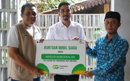Wujudkan Kepedulian Sosial, PT Pegadaian Kanwil X Jabar Serahkan Mobil Siaga dan Ratusan Paket Sembako di Batukaras