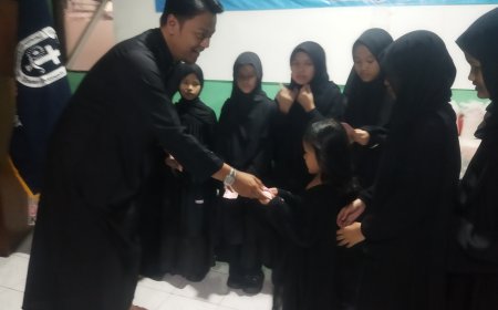 Wakil Sekretaris DPC PERADI Kota Bandung Hadiri Buka Bersama GGMH Indonesia dan PIKI Jabar, Dino Berikan Santunan untuk Puluhan Anak Yatim
