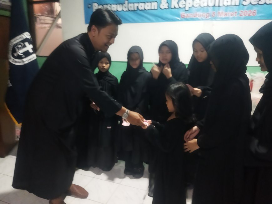 Wakil Sekretaris DPC PERADI Kota Bandung Hadiri Buka Bersama GGMH Indonesia dan PIKI Jabar, Dino Berikan Santunan untuk Puluhan Anak Yatim