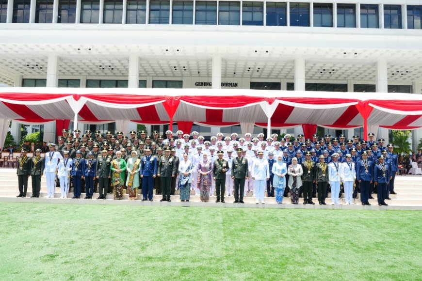 Dankodiklatad Hadiri Pelantikan 796 Perwira Baru, Panglima TNI : Tingkatkan Kemampuan Hadapi Dinamika Ancaman Yang Semakin Kompleks