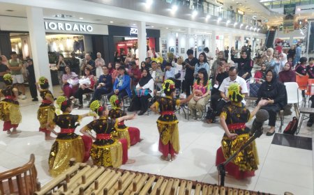 Rayakan Hari Seni Sedunia, Ratusan Pengunjung Padati Eksibisi 'Fragmen Dunia di Mata Wanita' di Ciwalk