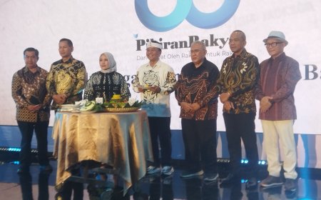 Malam Penganugerahan 60 Tahun Pikiran Rakyat: Selebrasi Kolaborasi dan Dedikasi Tokoh Jawa Barat di Hotel Savoy Homann