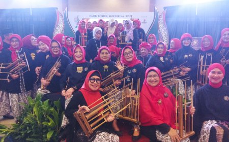 Harmoni Angklung Fusion Squad Pukau Pengunjung Pameran PUSAKA 2026 di Bandung