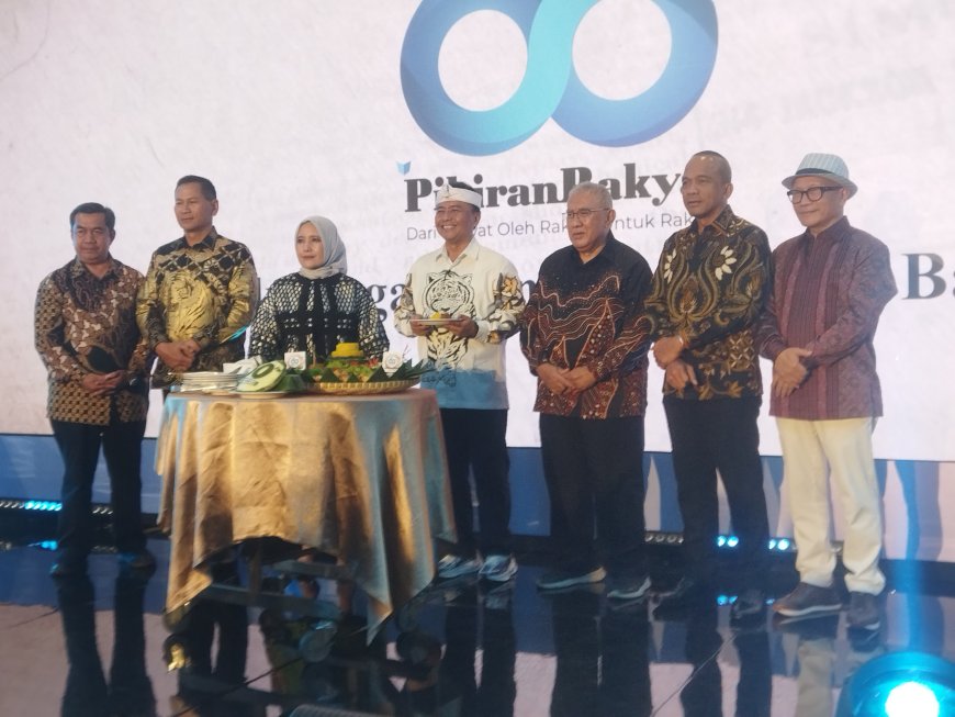 Malam Penganugerahan 60 Tahun Pikiran Rakyat: Selebrasi Kolaborasi dan Dedikasi Tokoh Jawa Barat di Hotel Savoy Homann