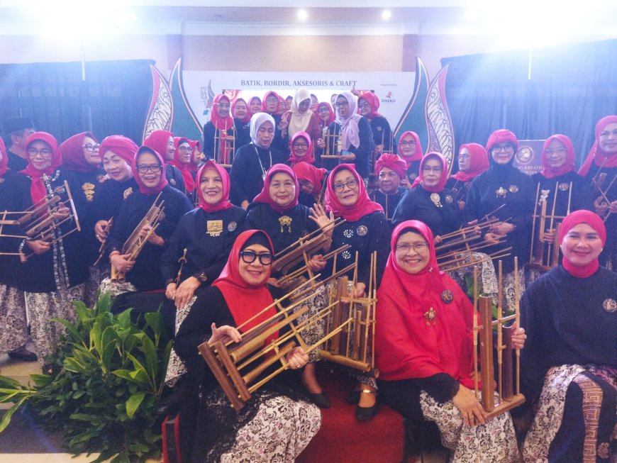 Harmoni Angklung Fusion Squad Pukau Pengunjung Pameran PUSAKA 2026 di Bandung