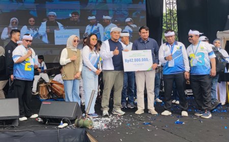 Milad ke-23 Forum RT/RW Kota Bandung: Wali Kota M. Farhan Serahkan Santunan BPJS Ketenagakerjaan Rp42 Juta dan Tegaskan Pemerataan Pembangunan
