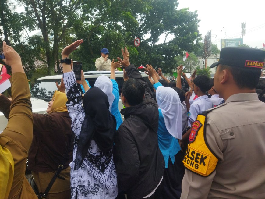 Kunjungan Bersejarah Presiden Prabowo di Seskoad Bandung, Polsek Lengkong Amankan Jalur Sambutan Hangat Warga