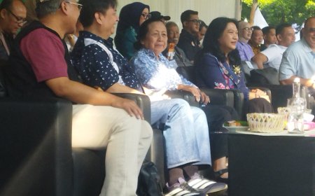 Ceu Popong Puji Bandung Kota Angklung Festival 2026: 'Ieu Bukti Urang Sunda Teu Poho Ka Purwadaksi!'