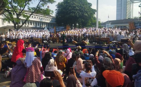 Buka Bandung Kota Angklung Festival 2026, Sekda Iskandar Zulkarnain Ajak Generasi Muda Rawat Jati Diri Bangsa