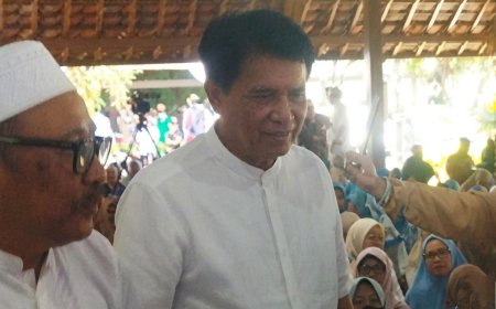 Tiga Dekade Mengabdi, Pengusaha Senior Perry Tristianto Hadiri dan Apresiasi Kajian Akbar Yayasan MHABD di Pendopo Bandung