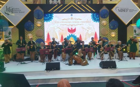 Pesona Wastra dan Alunan Ukulele Sora Wanodja Pukau Ratusan Pengunjung Sunda Karsa Fest 2026 di TSM Bandung