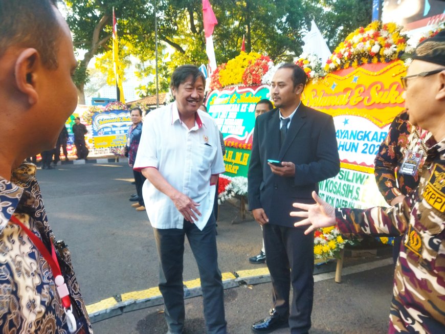 Sekum KONI Jabar Hadiri Upacara HUT Bhayangkara Ke-80 di Mapolda Jabar