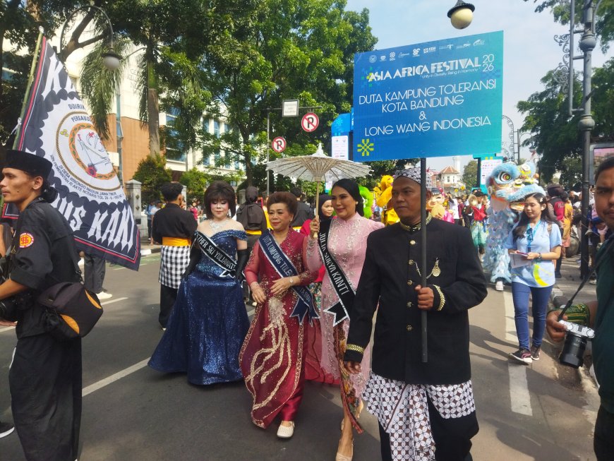 Menebar Pesona Keberagaman: Mamih Veronika, Duta Kampung Toleransi, Pukau Asia Afrika Festival 2026 dengan Barongsai