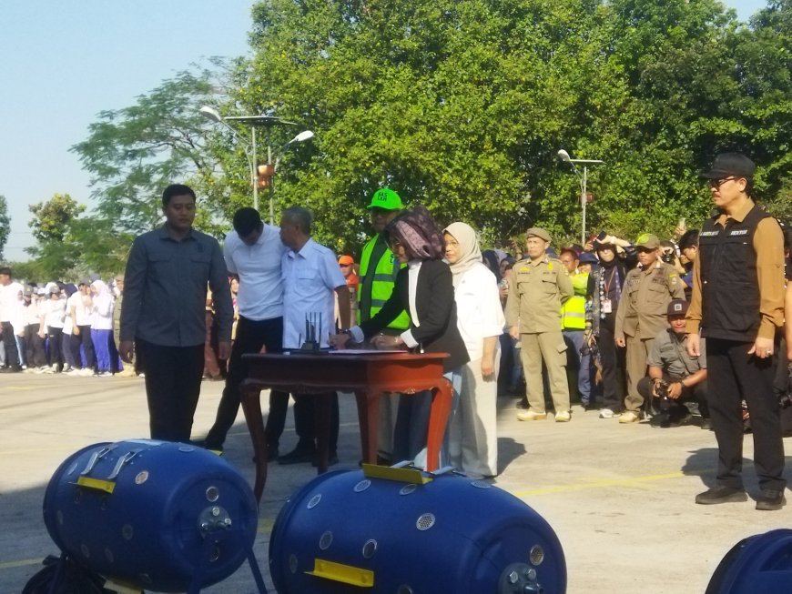 Pelopori Gerakan Jabar Berseka, UNIKOM Terjunkan 568 Mahasiswa KKN Berdampak Atasi Solusi Sampah di Kecamatan Coblong