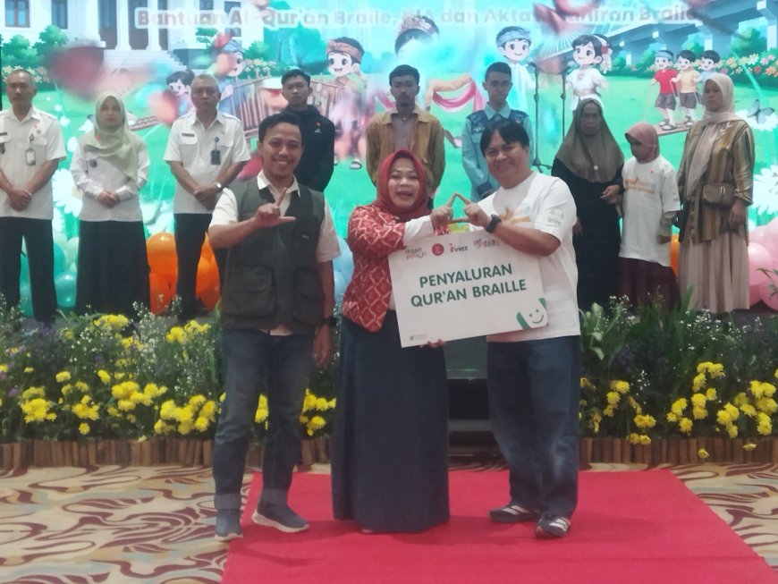 Dukung Hak Anak Tunanetra Mengaji, APSAI Jabar Salurkan Bantuan Al-Qur'an Braille pada Puncak HAN 2026 Kota Bandung