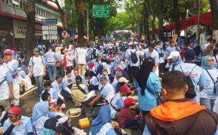 Ribuan Pendonor Darah Padati Aksi Gerak Jalan Sehat PMI Kota Bandung Sekaligus Rayakan HUT PMI ke-81 dan Hari Jadi Kota Bandung ke-216