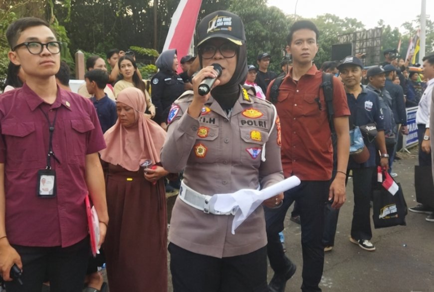 Dedikasi Tanpa Batas di Usia Ke-58, Kombes Pol Eti Haryati Terima Ucapan Spesial dari Ditlantas Polda Jabar