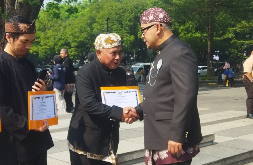 BAZNAS Kota Bandung Raih Penghargaan dari Wali Kota M. Farhan di Peringatan HJKB ke-216